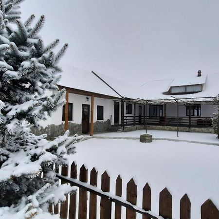 Casuta Din Deal Tirgu Neamt Εξωτερικό φωτογραφία