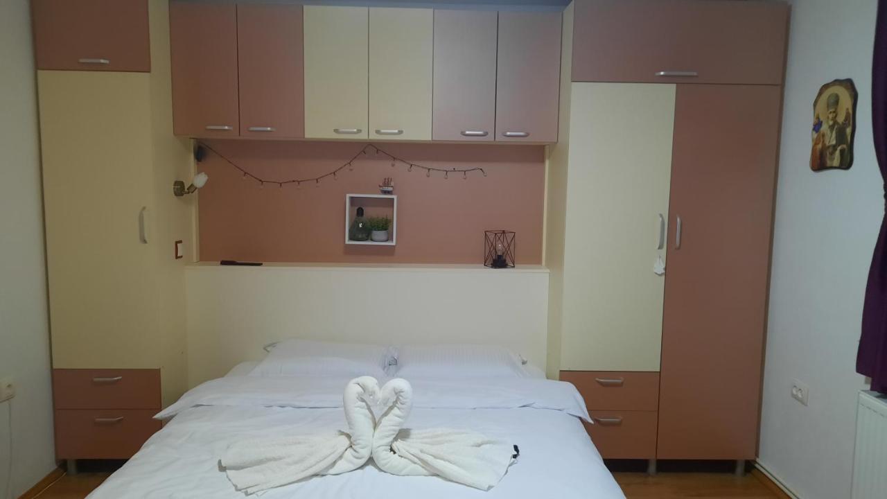 Casuta Din Deal Tirgu Neamt Εξωτερικό φωτογραφία