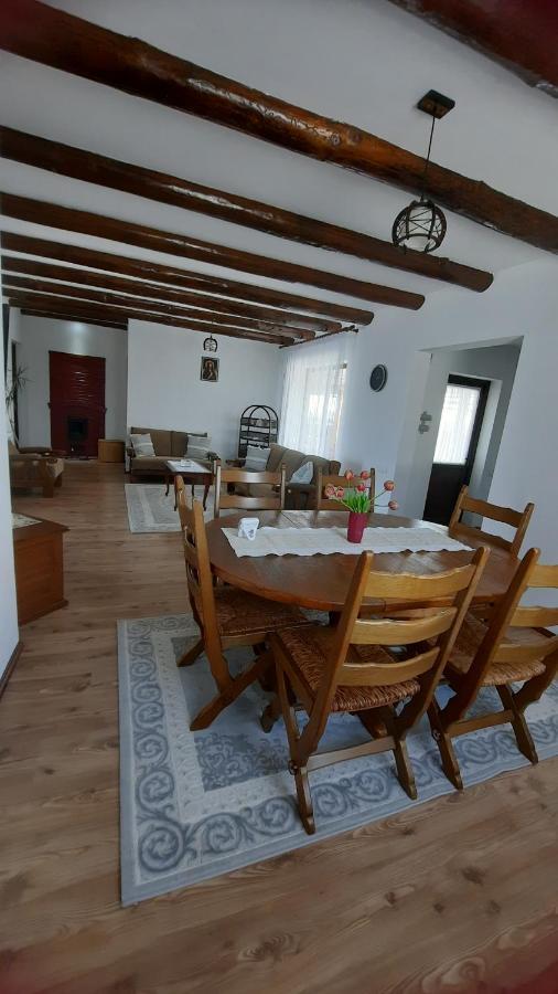 Casuta Din Deal Tirgu Neamt Εξωτερικό φωτογραφία